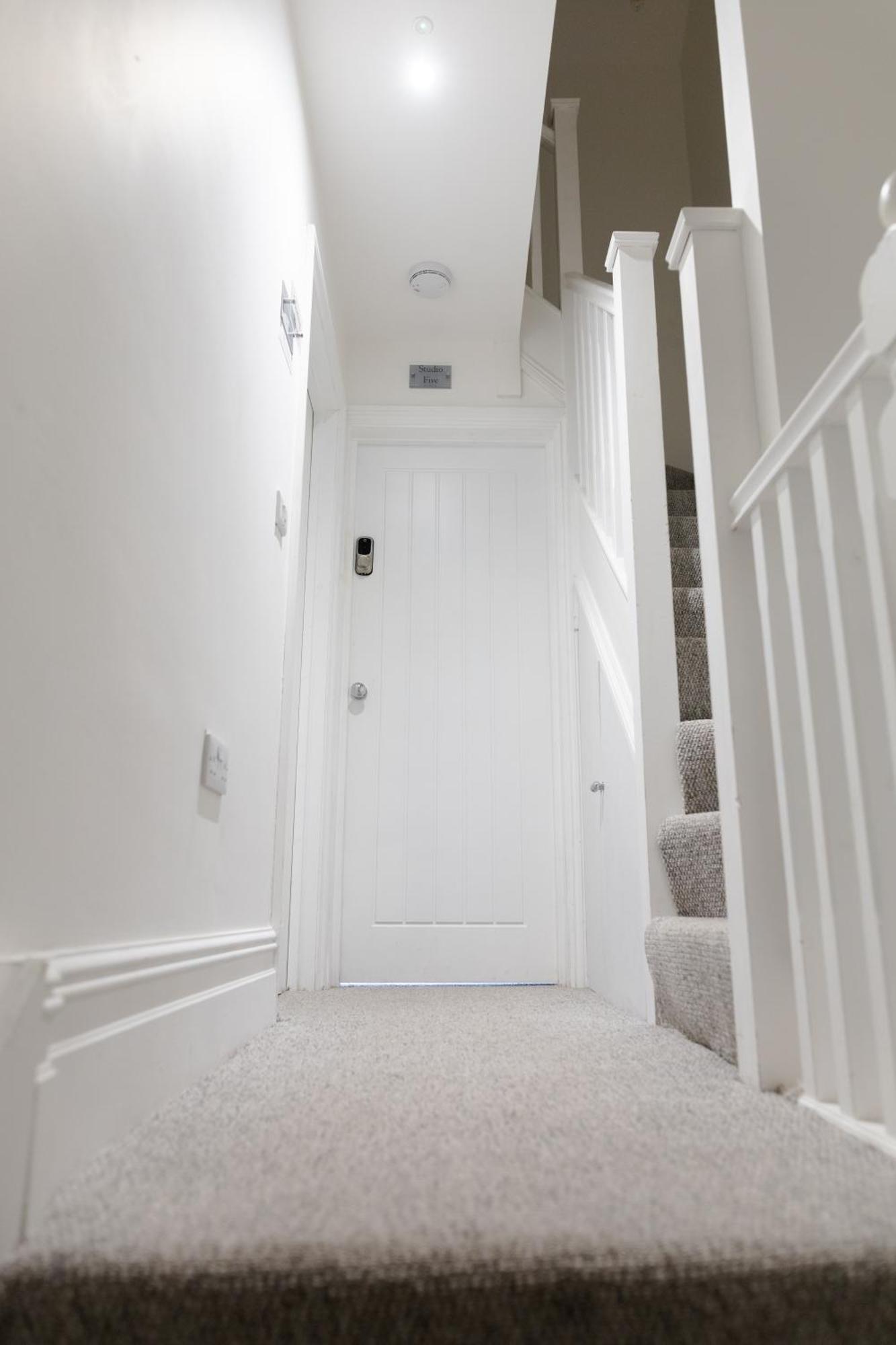 Bay City Studio Apartments Κάρντιφ Εξωτερικό φωτογραφία